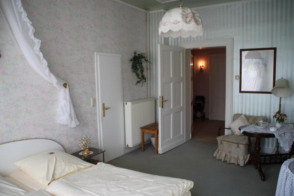 Hotel Villa Konigin Luise Bad Pyrmont Kamer foto