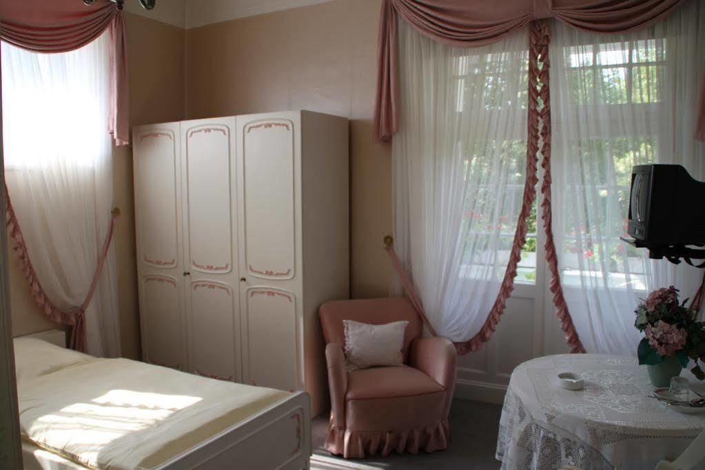 Hotel Villa Konigin Luise Bad Pyrmont Buitenkant foto